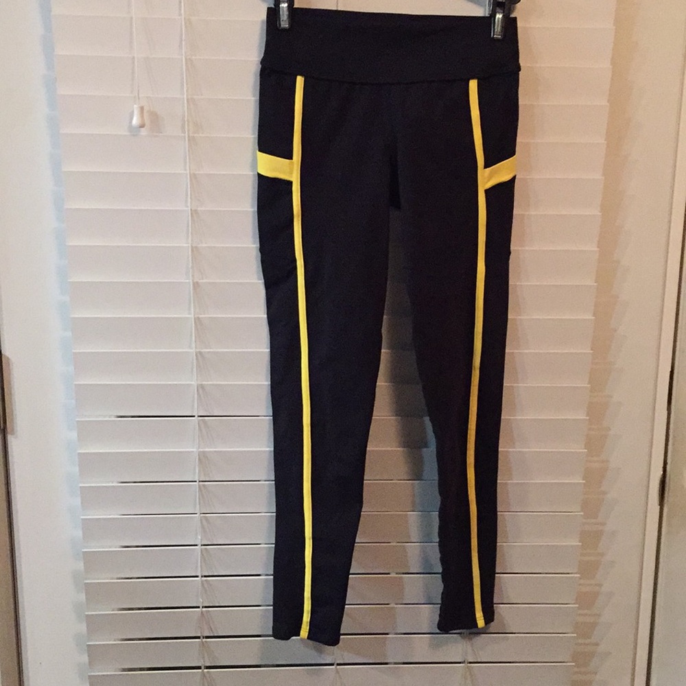 Donna Jo Women’s Leggings Like New Condition